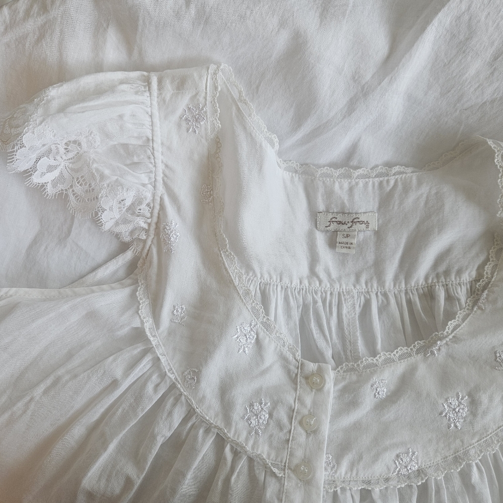 Frou frou white slip